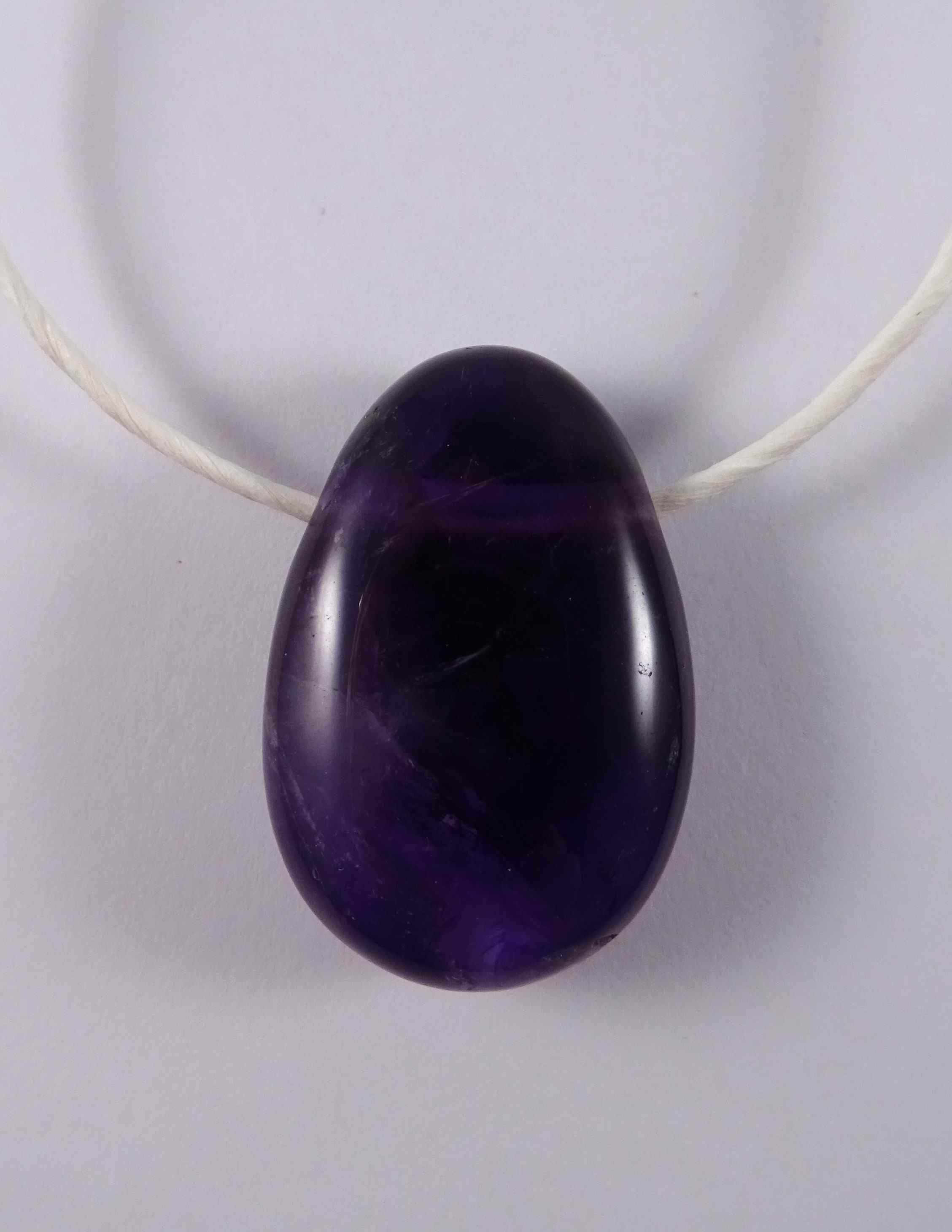 Amethyst - Tropfenanhänger "A" , gebohrt